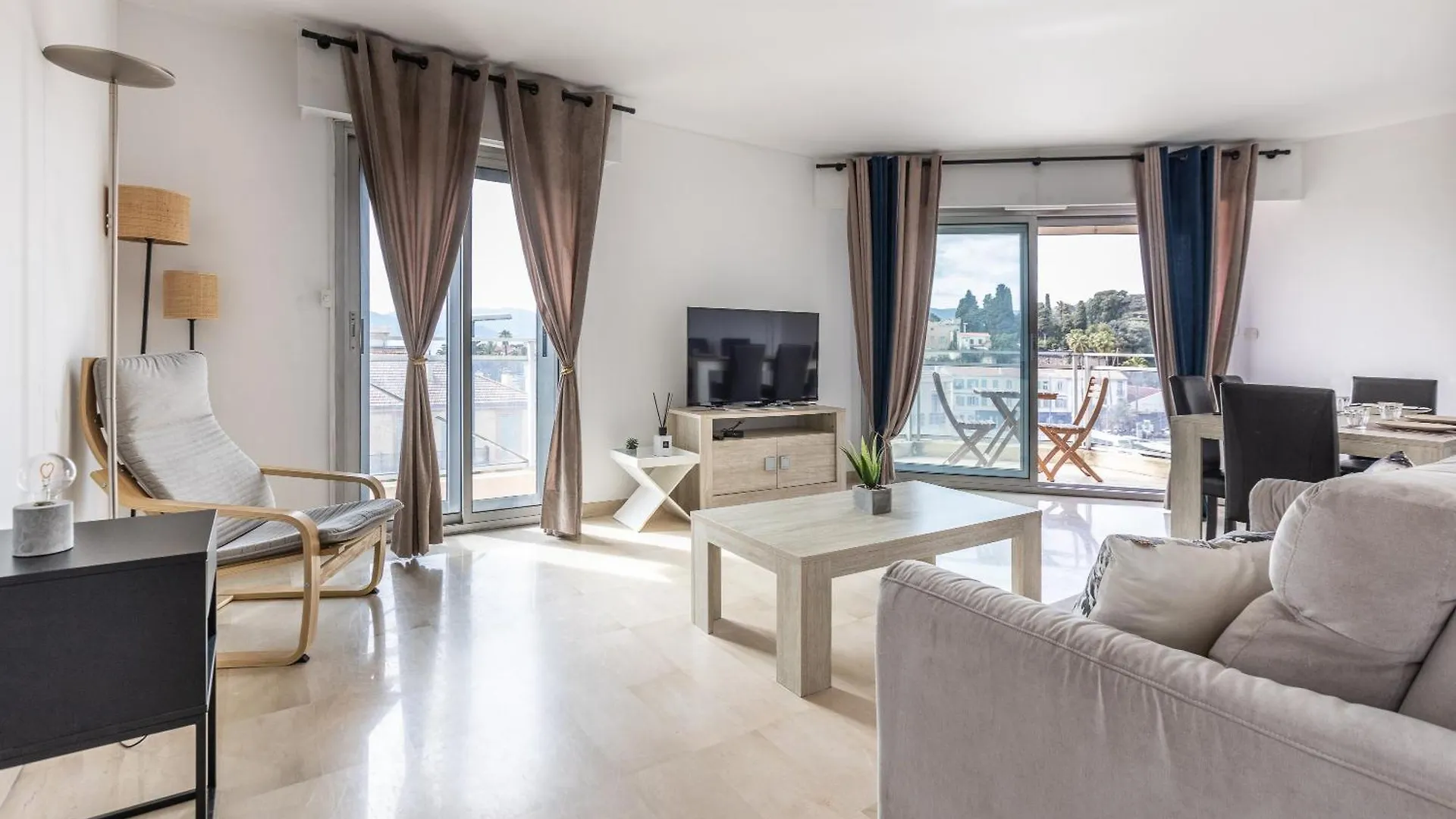 Lb Vacation Rentals I High Floor Sea View 2Br Apt With Balcony & Garage location