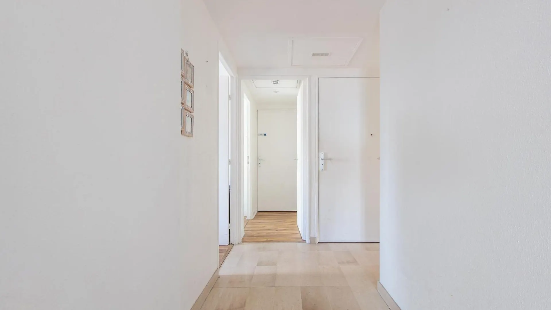 Holiday home Lb Vacation Rentals I High Floor Sea View 2Br Apt With Balcony & Garage Cannes